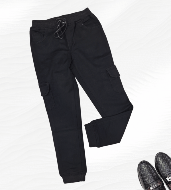 6 Pockets Cotton Trouser with Joggers pattern in Dark Shade of Black